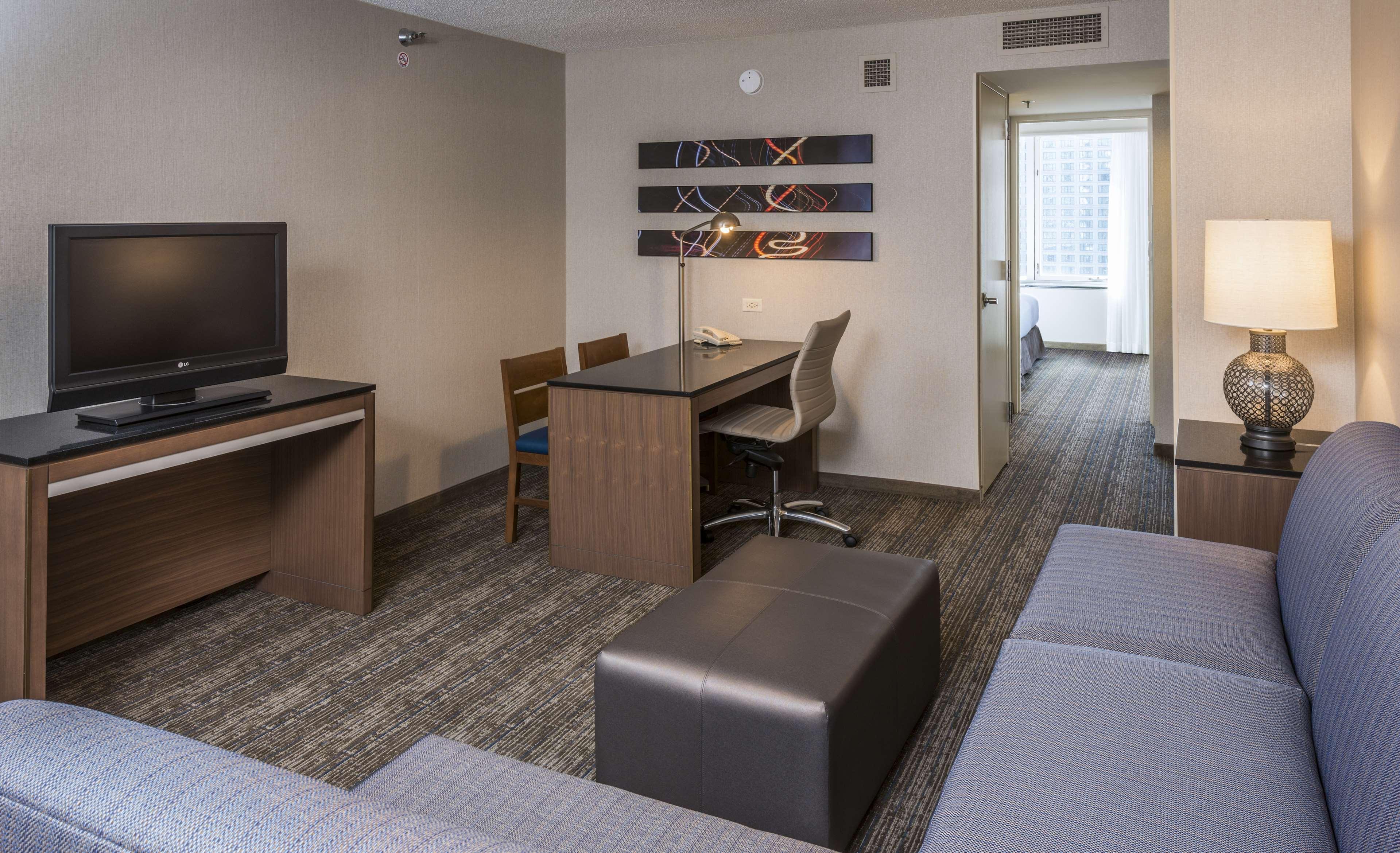 Embassy Suites By Hilton Chicago Downtown Magnificent Mile Екстер'єр фото